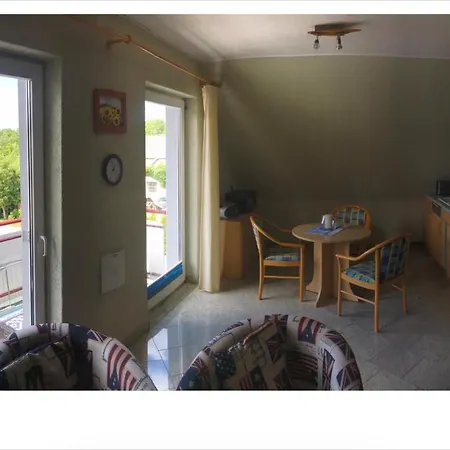 1 Apartment Altenkirchen (Mecklenburg-Vorpommern)